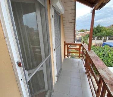 Turnu Magurele House | Cosy bedroom for 2 with Balcony in a Family Villa