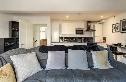 Stonnall Apartment | Cosy Brand new spacious 1 bed luxury apartment