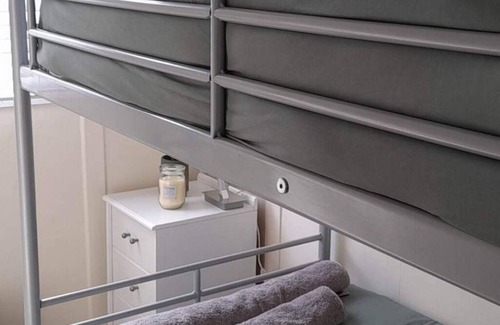 Bridlington Ski Chalet | Cosy Bridlington chalet w/terrace — 5 min from the beach!