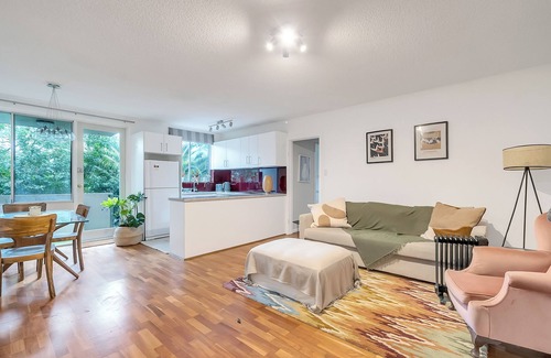 Lane Cove West Apartment | Cosy + bright 1 bed APT in Lane Cove!