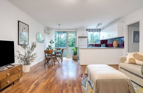 Lane Cove West Apartment | Cosy + bright 1 bed APT in Lane Cove!