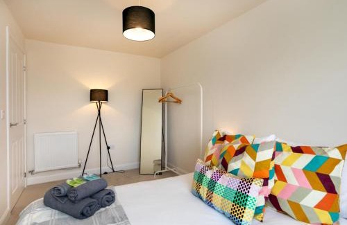 Giltbrook House | Cosy Brinsley Stay EV Garden WiFi Office Pass The Keys