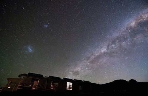 Ben Lomond Cabin | Cosy cabin in historic alpine village, surrounded by Tassie wilderness & iconic road.