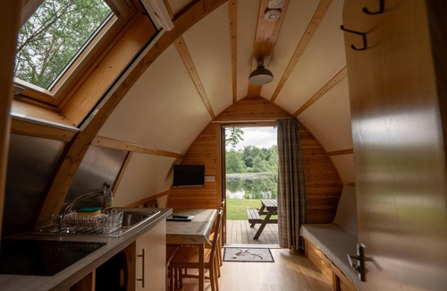 Storwood Cabin | Cosy Cabin in Idyllic Woodland Setting