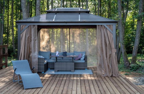 Kardla RV Rental | Cosy camping with front space and bedroom/heated pool