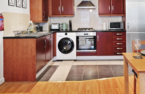 Bishop's Stortford Apartment | Cosy Central Eco Flat - Airport Stay