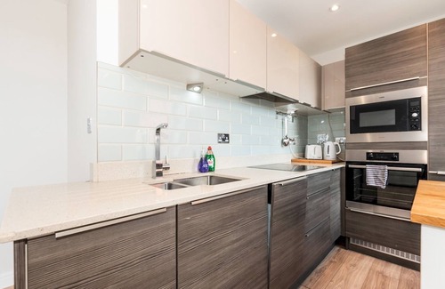 Twickenham Riverside Apartment | Cosy, Central, Stylish Apartment in Twickenham| Pass the Keys