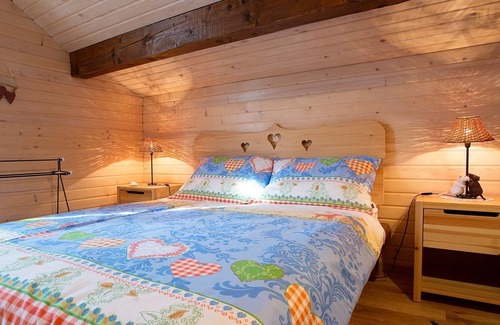 Ambroz pod Krvavcem Ski Chalet | Cosy Chalet in Cerklje na Gorenjskem with Mountain Views