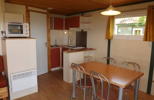 Maurs Cottage | Cosy Chalet 4 Guests, Pool & Patio, Near Maurs' Amenities