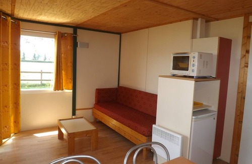Maurs Cottage | Cosy Chalet 4 Guests, Pool & Patio, Near Maurs' Amenities