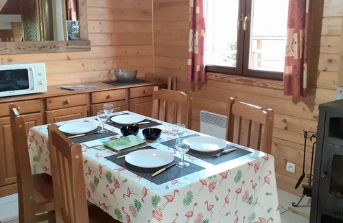Le Syndicat Ski Chalet | Cosy chalet with breathtaking views of the pond and valley in the Vosges mountains