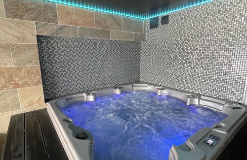 Les Orres Ski Chalet | COSY CHALET with SPA Jacuzzi, Hammam and Sauna!