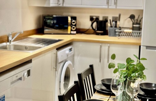 Wapping Apartment | Cosy City Apartment with Free Parking & Netflix!