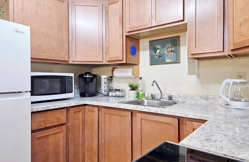 Waterford Valley Apartment | Cosy & Clean, Prime Location, Top Garden. A Relaxing Getaway
