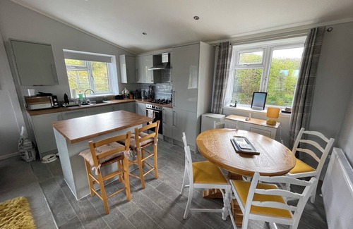 Tan-y-groes House | Cosy Clos Y Hendy Lodge