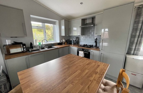 Tan-y-groes House | Cosy Clos Y Hendy Lodge