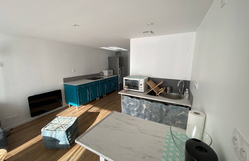 Ploneour-Lanvern House | Cosy cocoon close to beaches and shops.