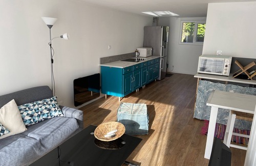 Ploneour-Lanvern House | Cosy cocoon close to beaches and shops.