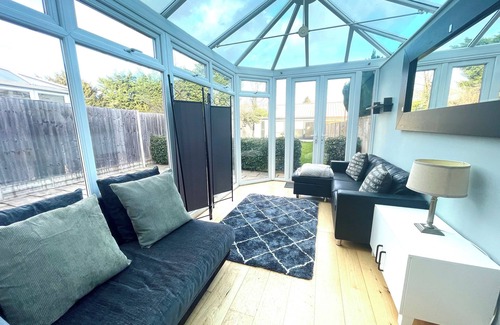 Bishop's Stortford House | Cosy & Convenient 4 Bedroom House in Bishops Stortford, near Stansted Airport.
