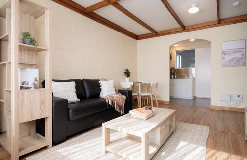 East Launceston Apartment | Cosy & Convenient: WiFi & Parking