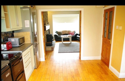 Tramore House | Cosy & convenient beach retreat