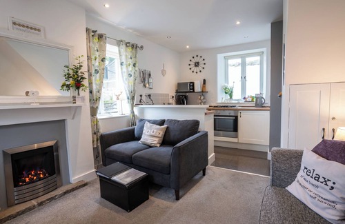 Baslow Cottage | ✨ Cosy Corner Cottage – Romantic Hideaway in the Peak District 🏡