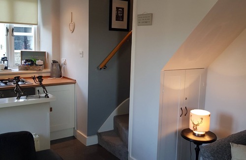 Baslow Cottage | ✨ Cosy Corner Cottage – Romantic Hideaway in the Peak District 🏡