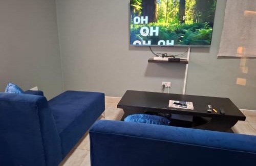 Francistown Apartment | Cosy Cottage 3