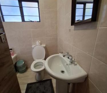 Francistown Apartment | Cosy Cottage 3