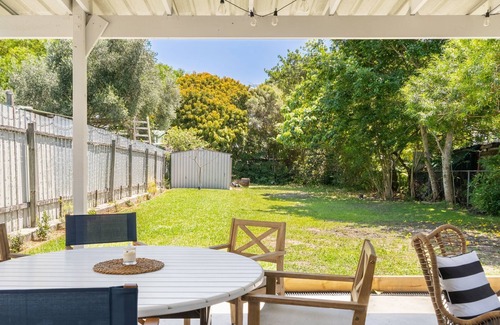Scarborough House | Cosy Cottage at Scarborough Beach