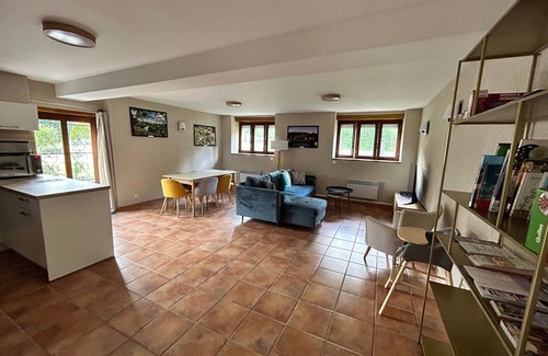 Bruere-Allichamps Cottage | Cosy Cottage Near Cistercian Abbey with Scenic Garden and Modern Interiors