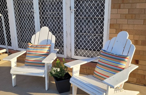 Forest Hill House | Cosy Cottage Free WiFi, off street parking