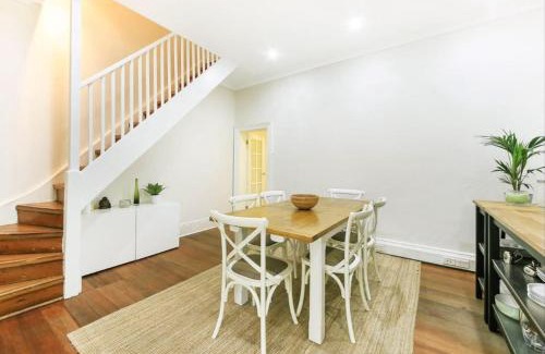 Pyrmont House | Cosy Cottage Funky ICC Darling Harbour Sydney