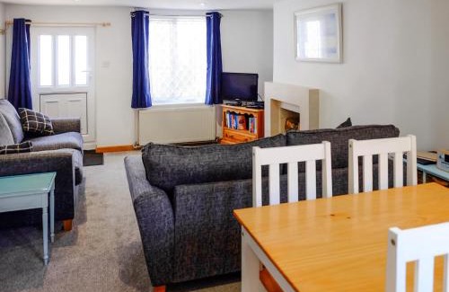 Mistley House | Cosy Cottage