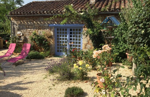Montcabrier Cottage | Cosy cottage in small charming 13c walled village.