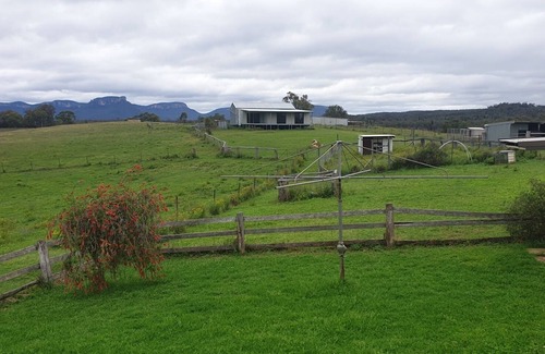 Bogee Cottage | Cosy Cottage in the Capertee Valley on 100 acresn