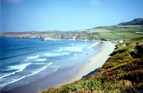 St Brides Cottage | Cosy Cottage. Log Stove, Private Walled Garden, Coastal Walking From The Door.