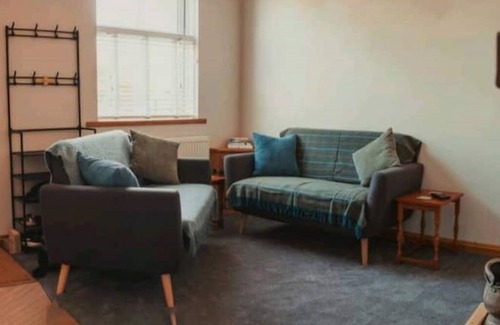 Sudbury House | Cosy Cottage Mid Town on Quiet Road