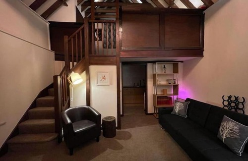 Forest of Dean Apartment | Cosy Cottage next to Farmers Arms Country pub.