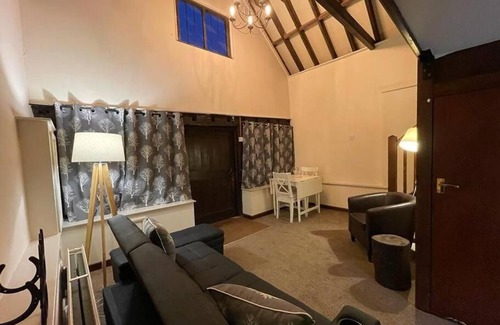 Forest of Dean Apartment | Cosy Cottage next to Farmers Arms Country pub.
