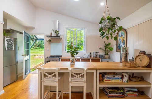 North Tamborine Ski Chalet | Cosy Cottage Tamborine Mountain