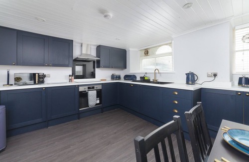 Peel Cottage | Cosy cottage tucked away close to Peel beach, sleeping 4 people