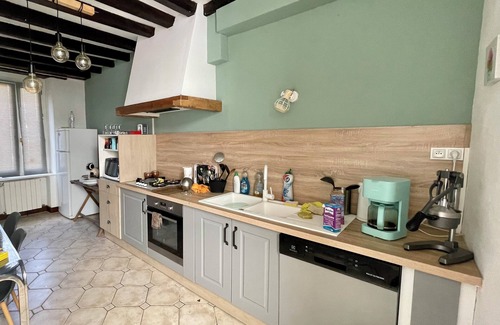 Villiers-sur-Tholon Cottage | Cosy cottage with barbecue & fireplace!
