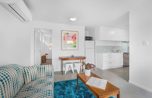 Lindisfarne Apartment | Cosy Cottesloe - One Bedroom - Free Parking - Lindisfarne