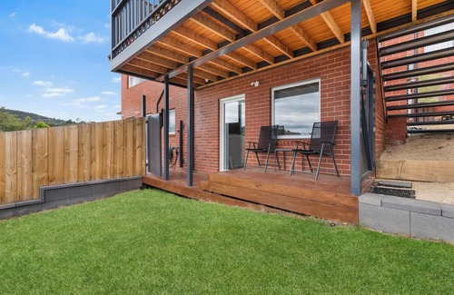 Lindisfarne Apartment | Cosy Cottesloe - One Bedroom - Free Parking - Lindisfarne