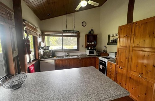 Mayers Flat House | Cosy Country Cottage