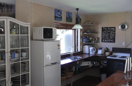 Raetihi Cottage | Cosy Country Cottage - Hot Tub- Pizza Oven- Fire Pit - Rural Setting On 4 Acres