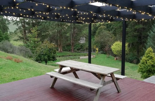 Raetihi Cottage | Cosy Country Cottage - Hot Tub- Pizza Oven- Fire Pit - Rural Setting On 4 Acres