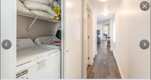 Port Alberni House | Cosy country mobile home on 18 acres farm sleeps 5