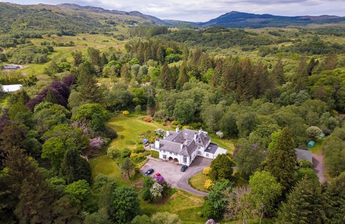 Taynuilt Apartment | Cosy country suite located at Lonan Country House & Gardens in Scotland!